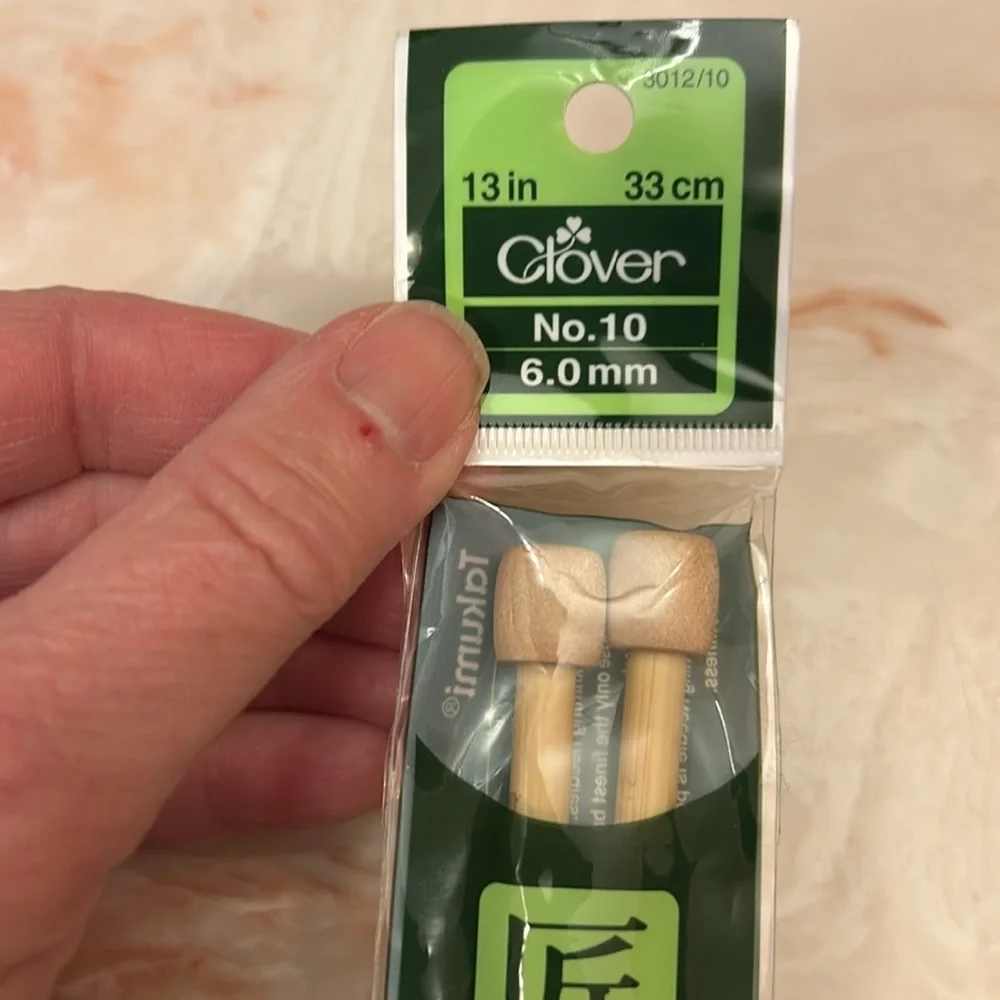 NWT. CLOVER Bamboo Knitting Needles - Natural Wood - Picture 4 of 5